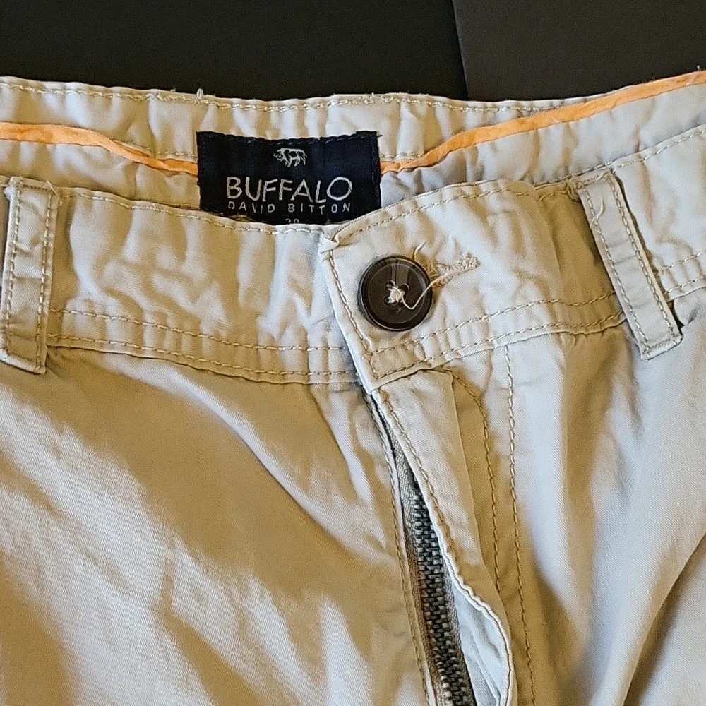 Men's Buffalo David Bitton Shorts, Size 34W - Picture 7 of 10